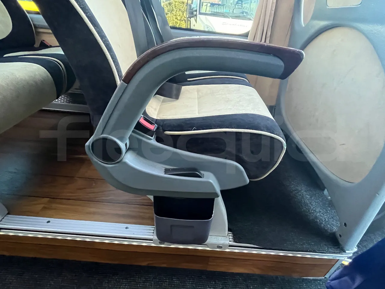 Mercedes-Benz Sprinter D'Auria - EUR5 - 140kW - 7.543m - armrest detail photo