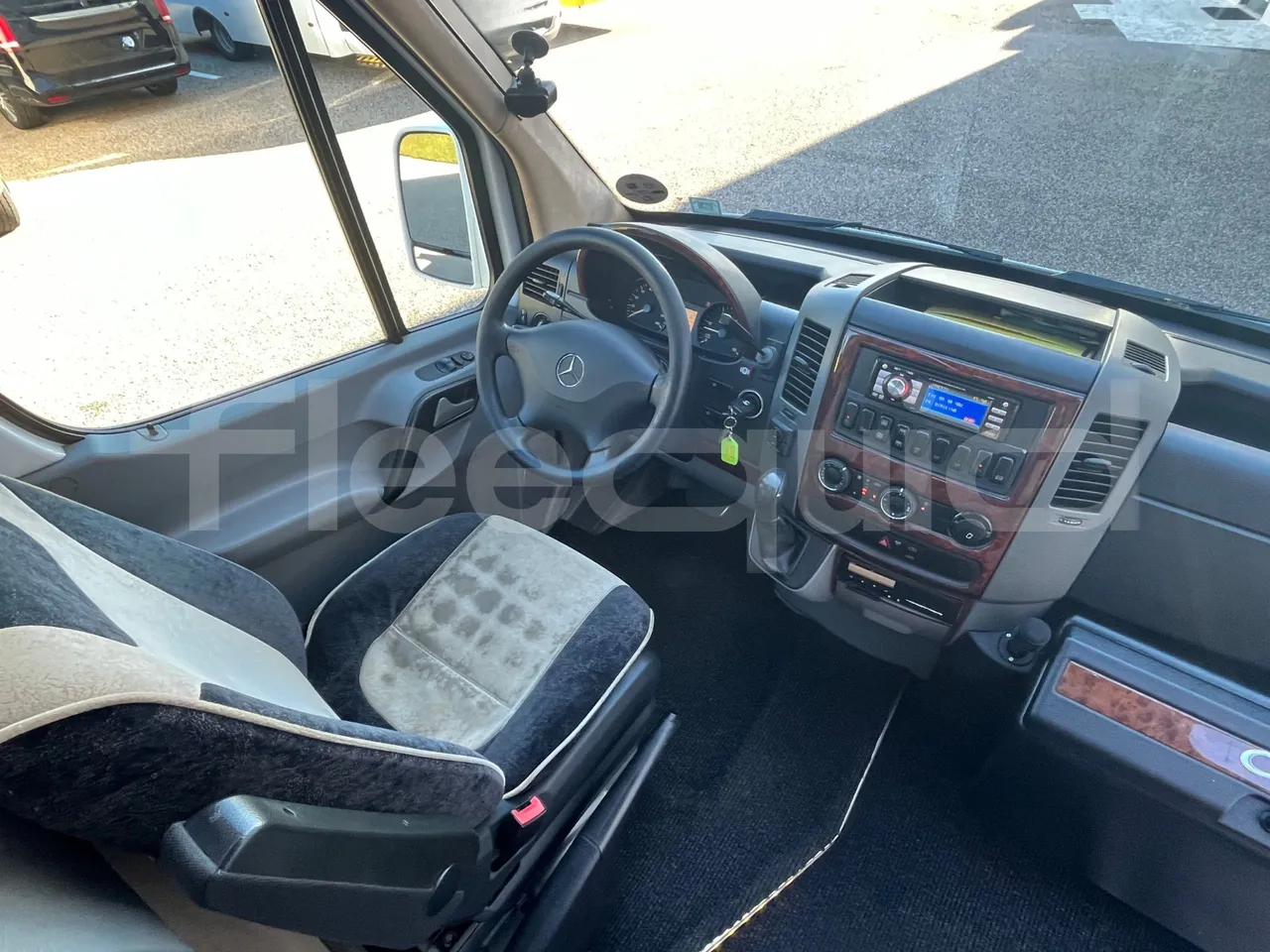 Mercedes-Benz Sprinter D'Auria - EUR5 - 140kW - 7.543m - buttons panels on