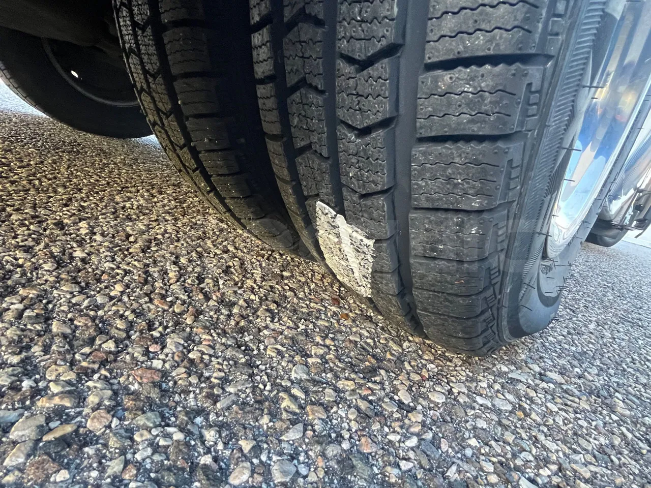 Mercedes-Benz Sprinter D'Auria - EUR5 - 140kW - 7.543m - tread condition front tires left