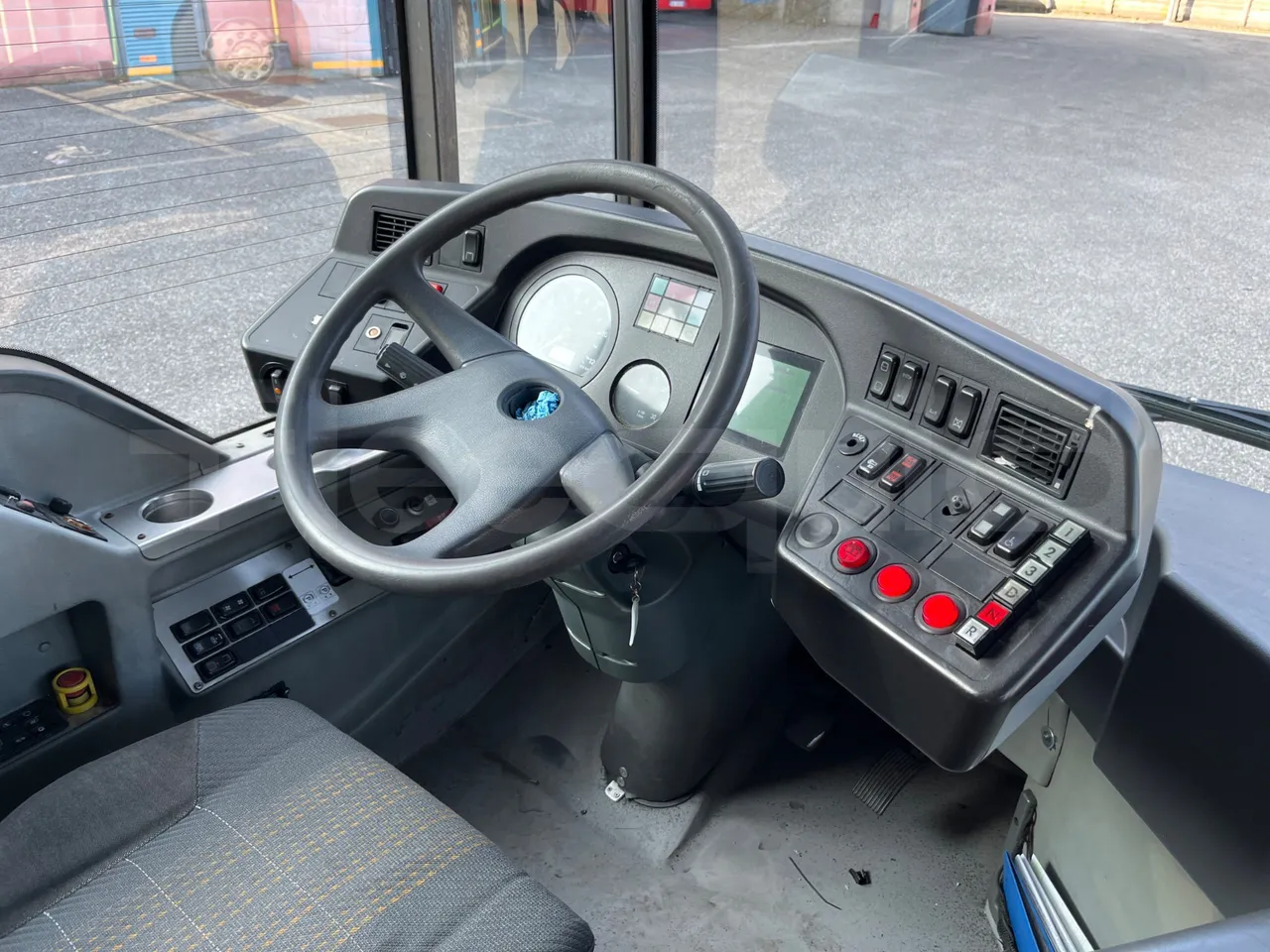 Mercedes-Benz Citaro G O530- Euro4 - 260kW - 17.940mt - buttons panels on