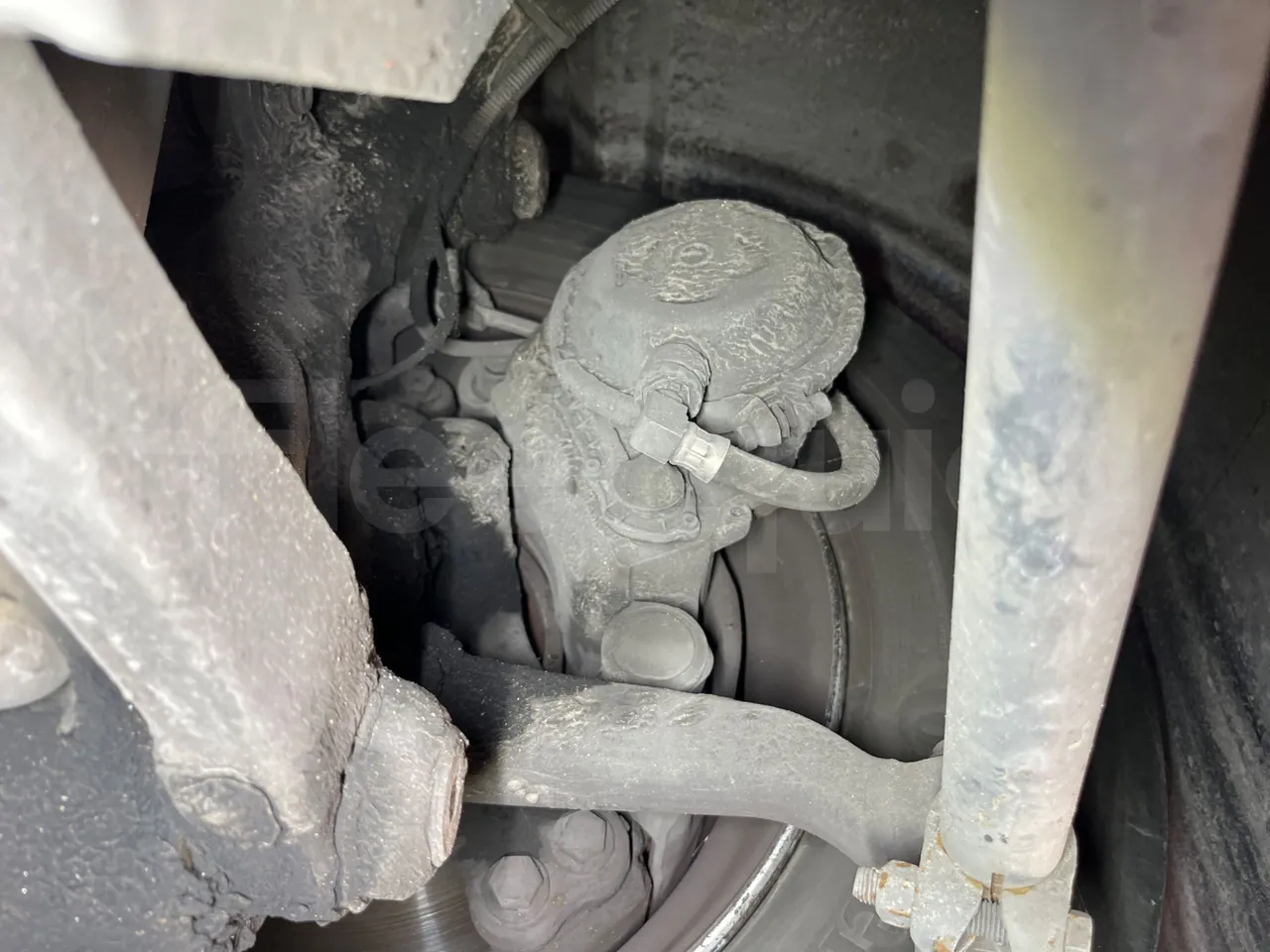 Mercedes-Benz Citaro G O530- Euro4 - 260kW - 17.940mt - front brake calipers left