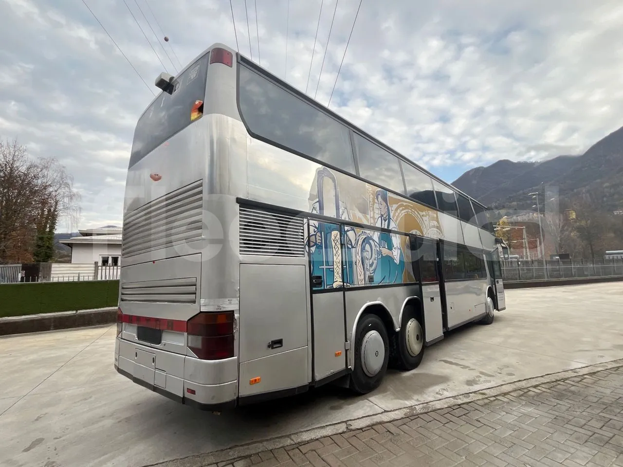 Setra S328 DT P80 E2- Euro2 - 385kW - 12mt - 3/4 right rear doors open