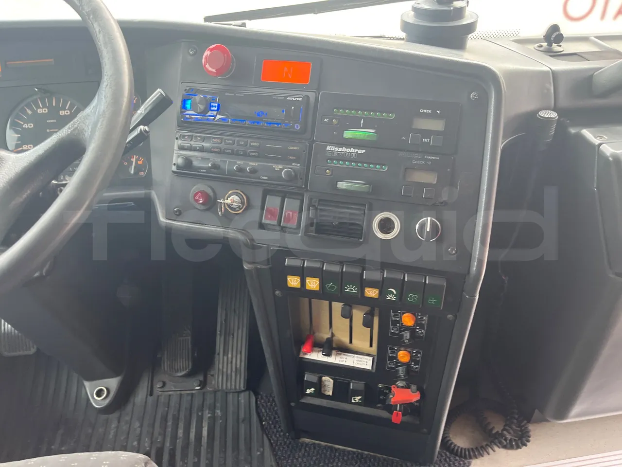 Setra S328 DT P80 E2- Euro2 - 385kW - 12mt - radio accessories photo