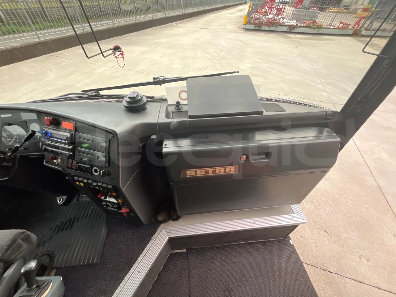 Setra S328 DT P80 E2- Euro2 - 385kW - 12mt - onboard devices 1