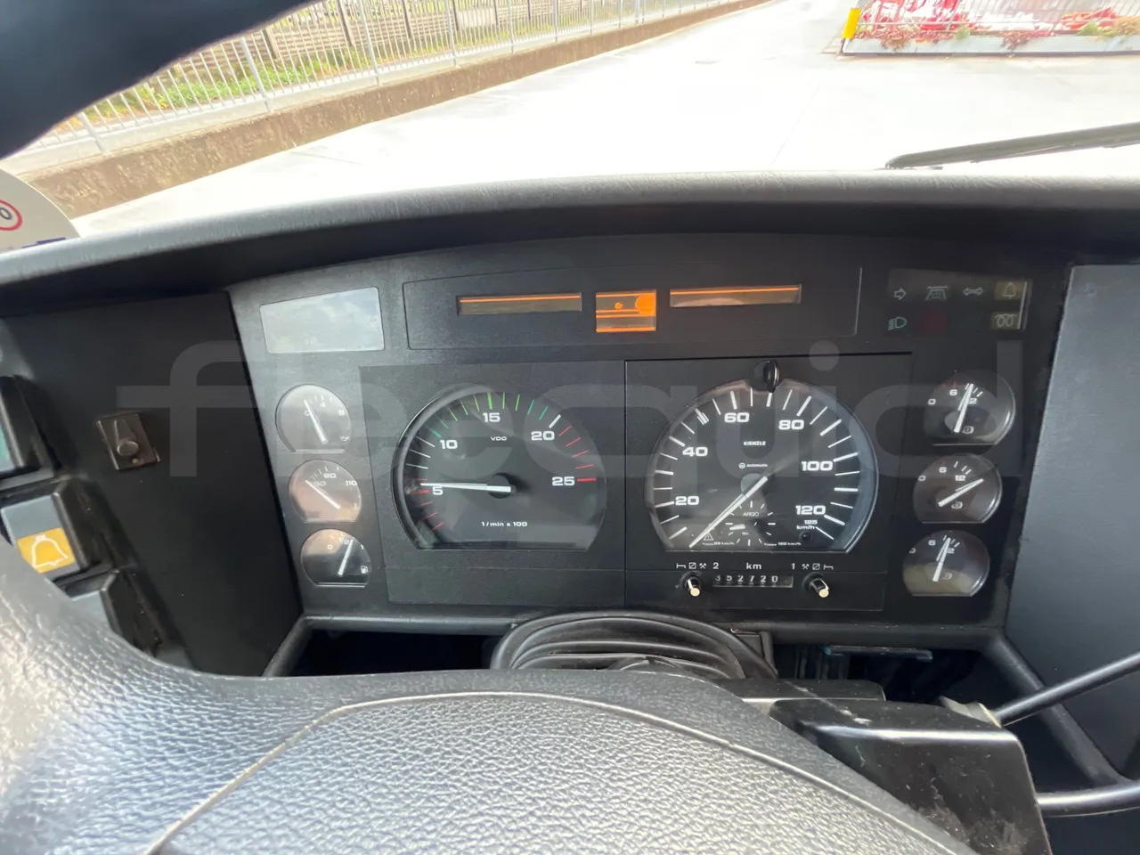 Setra S328 DT P80 E2- Euro2 - 385kW - 12mt - dashboard lights on