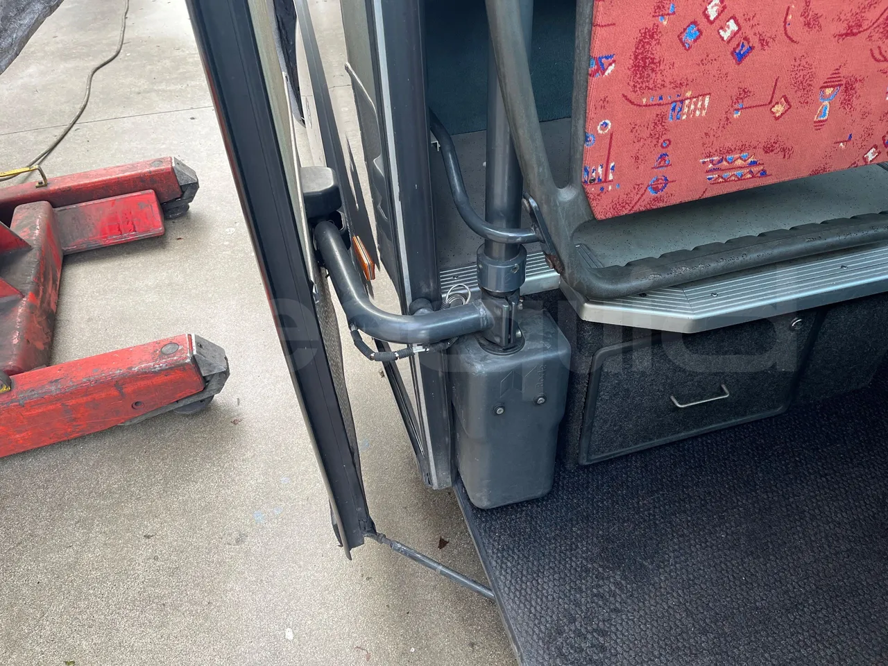Setra S328 DT P80 E2- Euro2 - 385kW - 12mt - door mechanism photo