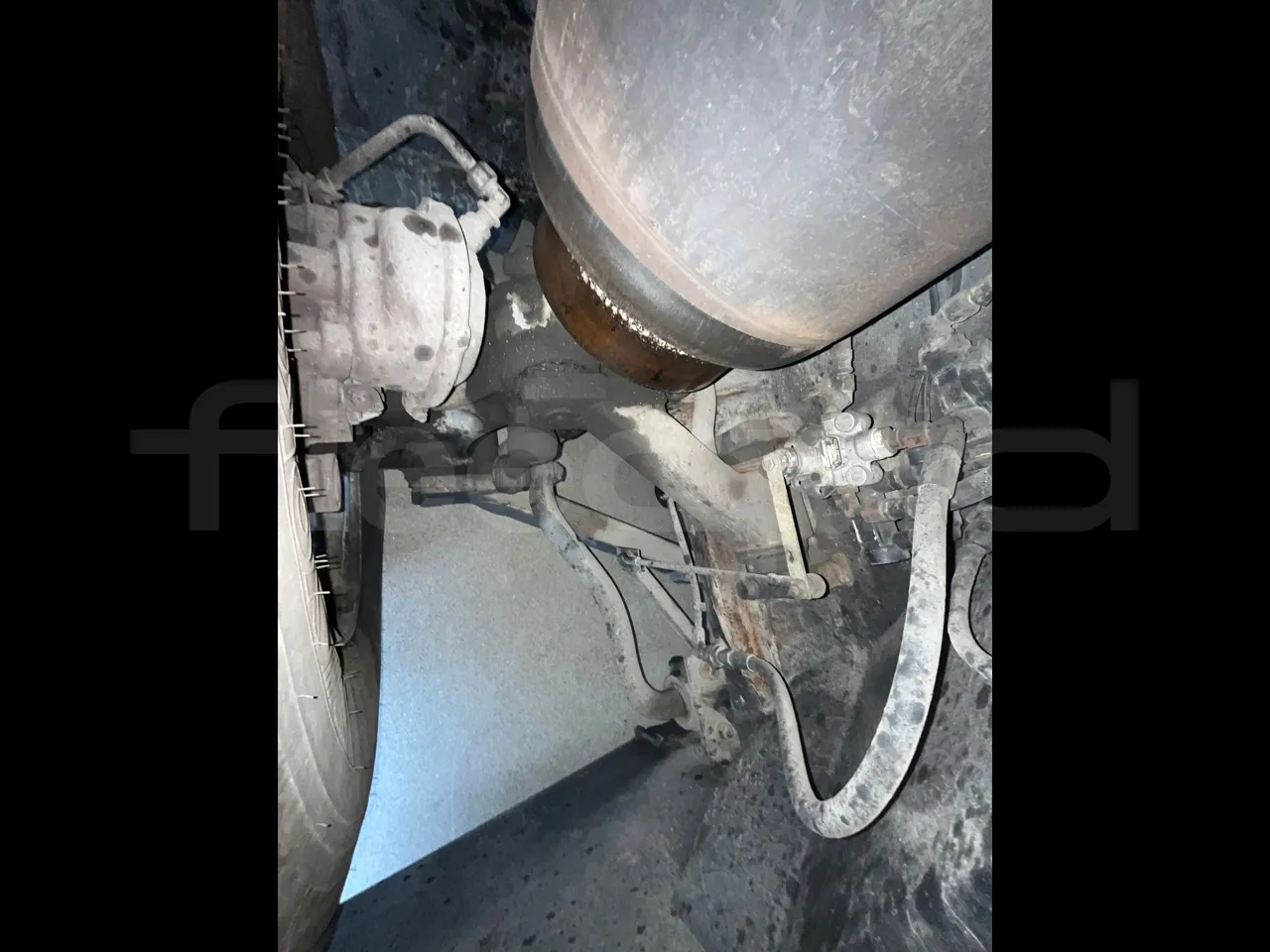 Setra S328 DT P80 E2- Euro2 - 385kW - 12mt - front brake calipers right