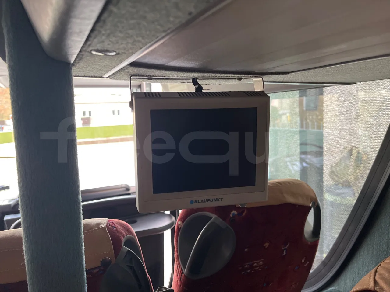 Setra S328 DT P80 E2- Euro2 - 385kW - 12mt - monitor detail photo