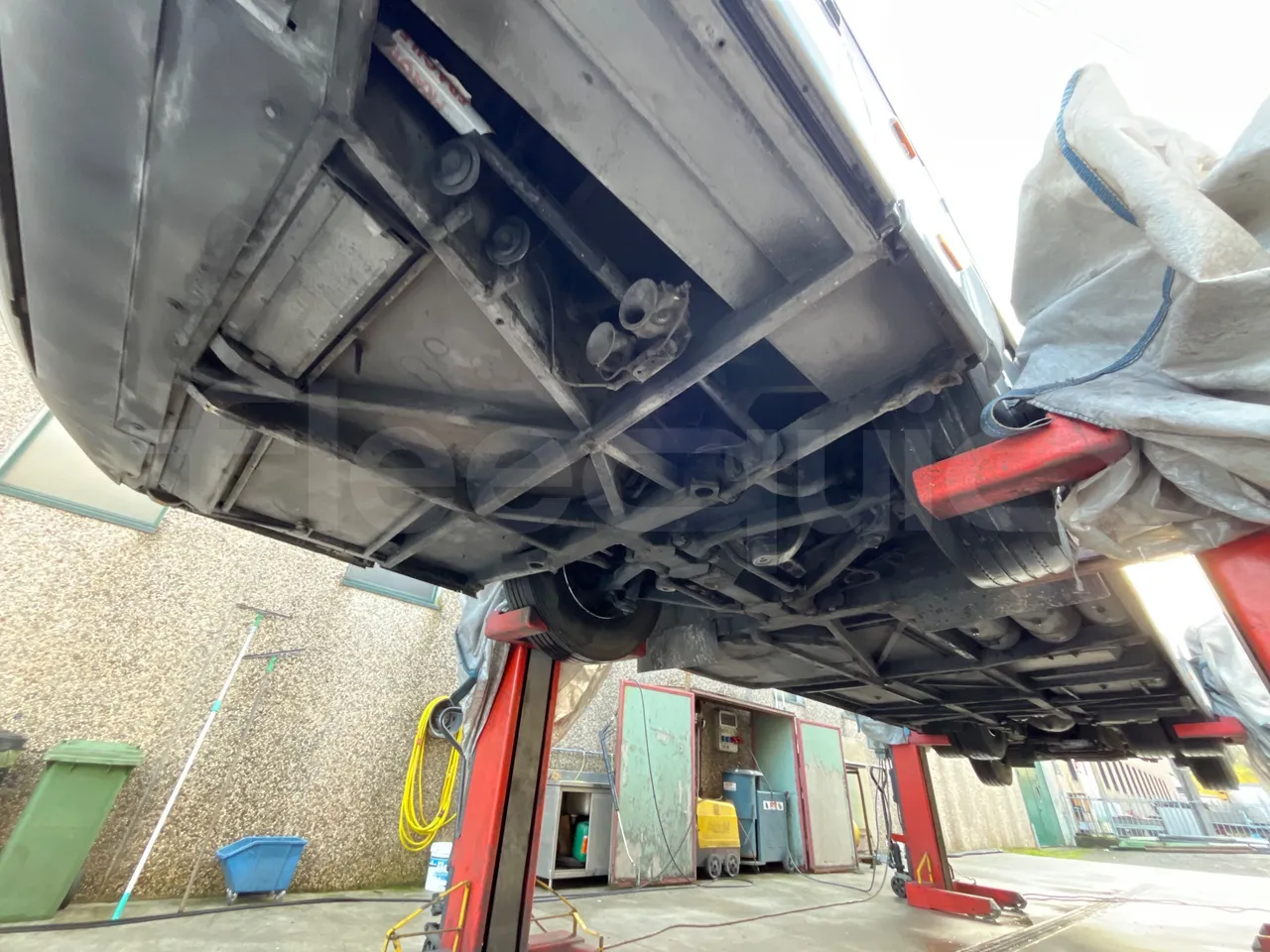 Setra S328 DT P80 E2- Euro2 - 385kW - 12mt - front axle left side