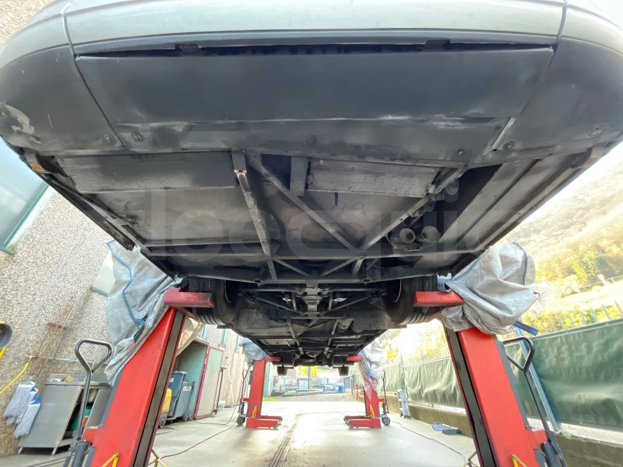 Setra S328 DT P80 E2- Euro2 - 385kW - 12mt - front undercarriage from front