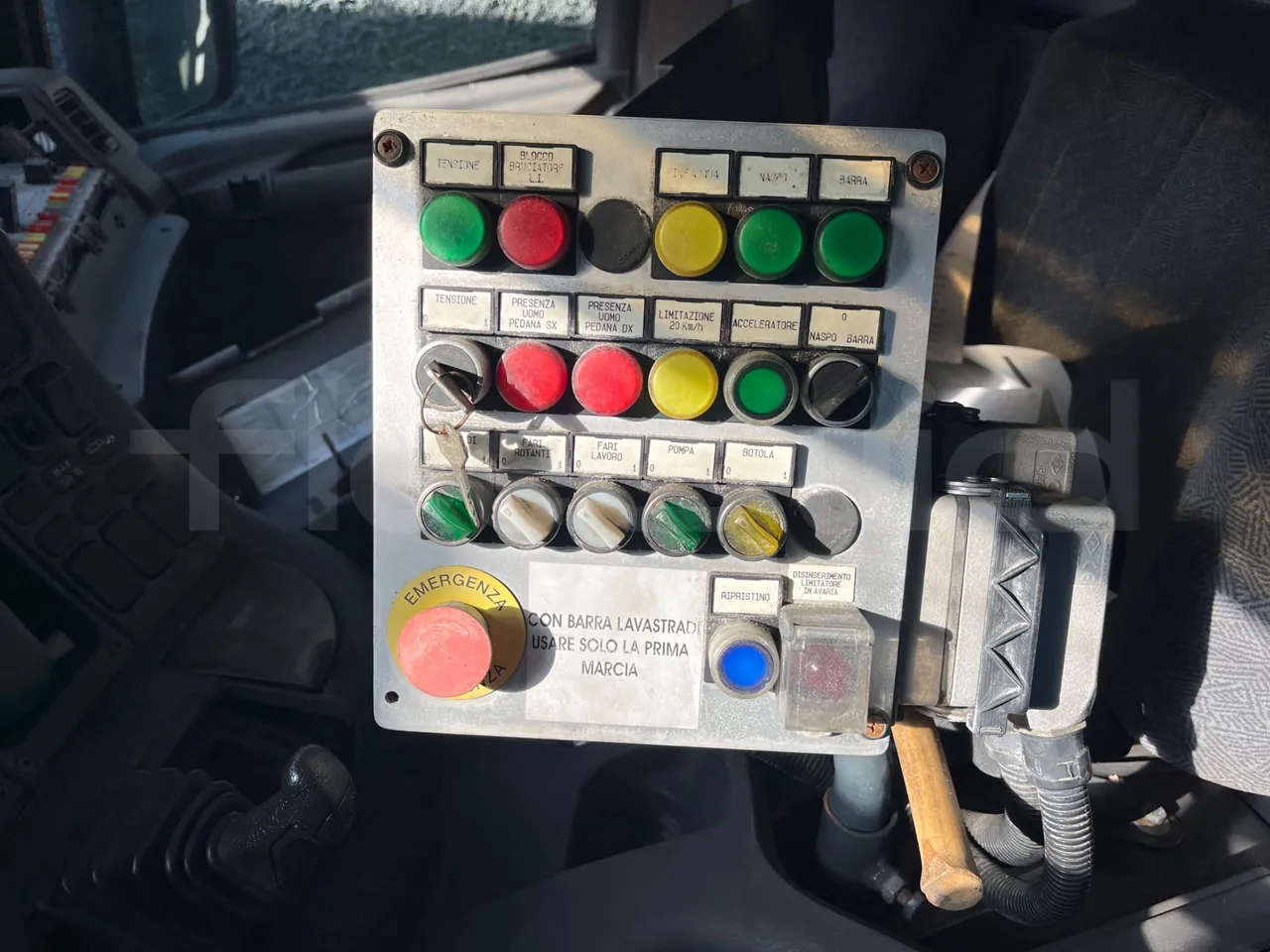 Scania CV P 94 DB4X2NZ230 - Euro3 - 169kW - 7.680mt - command unit indicators