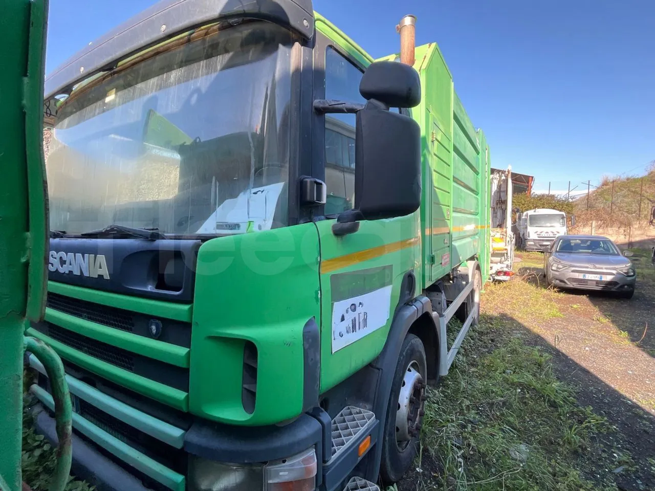 Scania CV P 94 DB4X2NZ230 - Euro3 - 169kW - 7.680mt - 3/4 front left