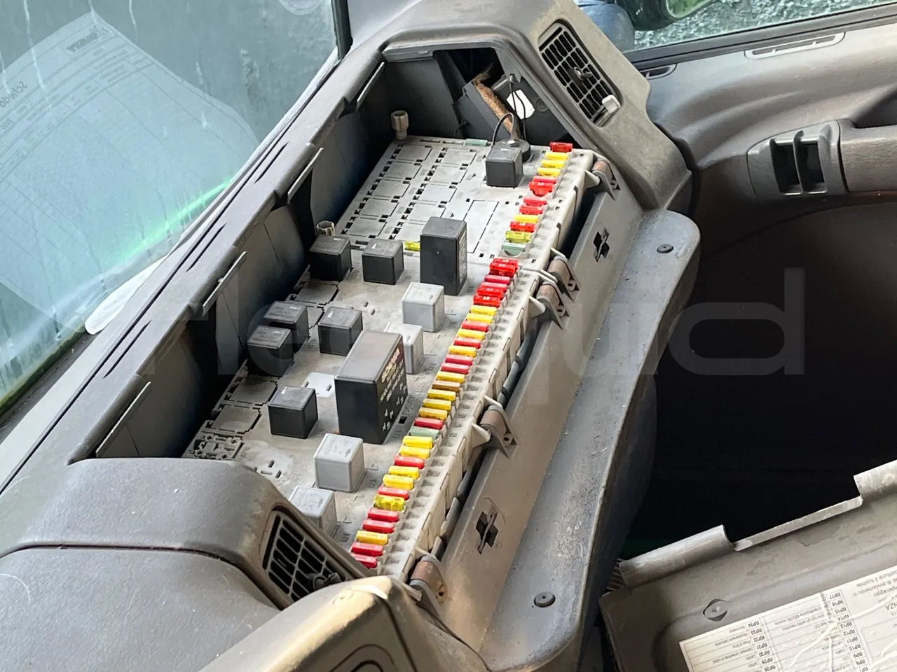 Scania CV P 94 DB4X2NZ230 - Euro3 - 169kW - 7.680mt - handrails photo