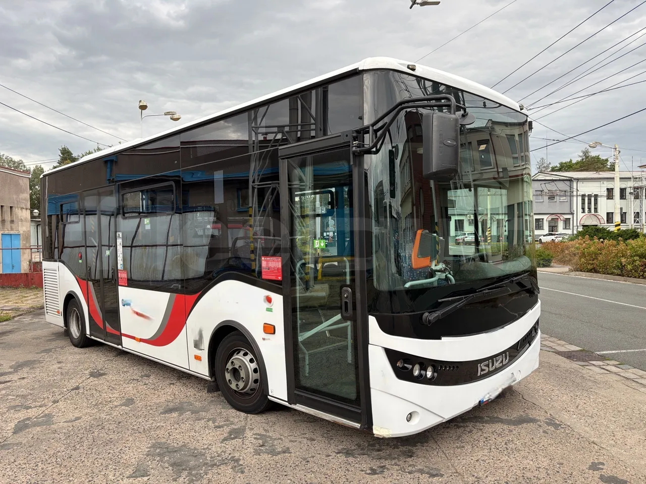Isuzu Novo - Base cover photo