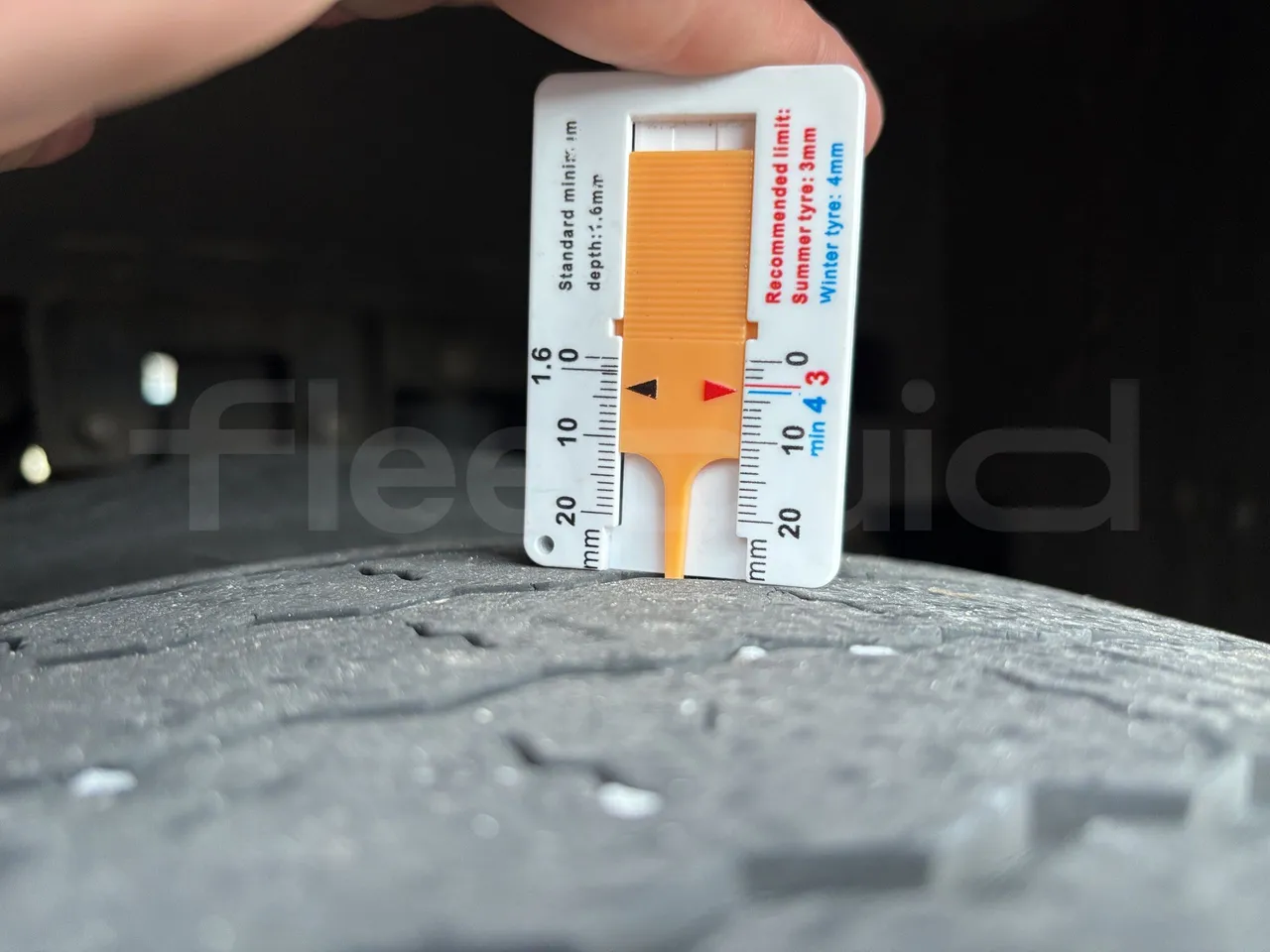 Isuzu Novo - Second Axle Left Side: Complete Wheel