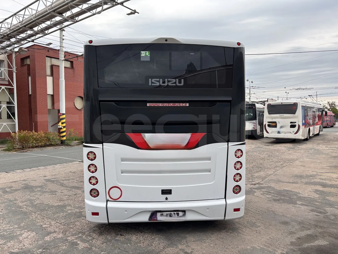 Isuzu Novo - Rear