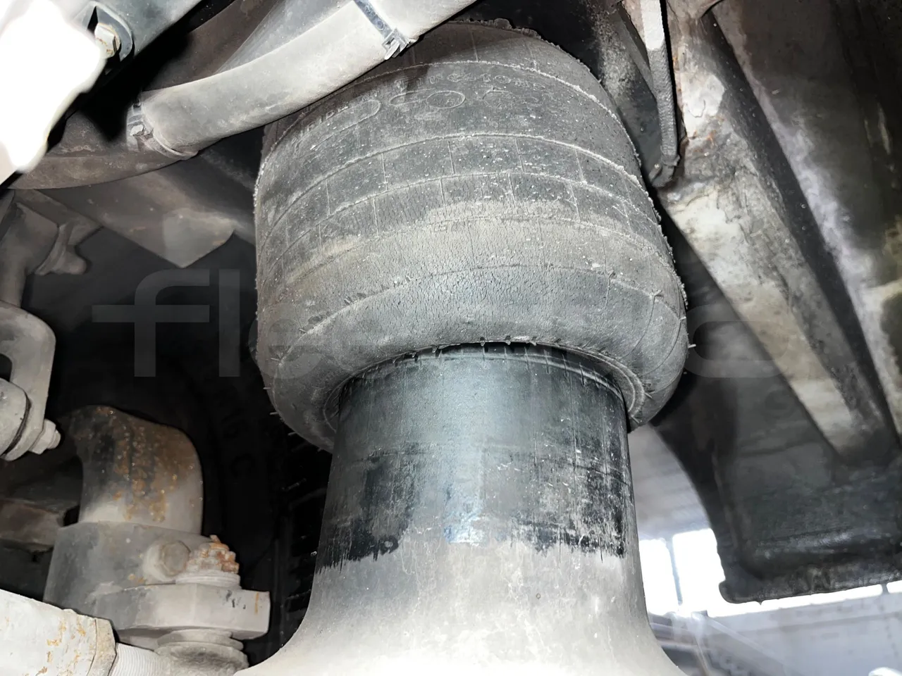 Mercedes-Benz Sprinter 906BB50 -EUR5 -190kW -7.744m - axel 2 air springs 1 right