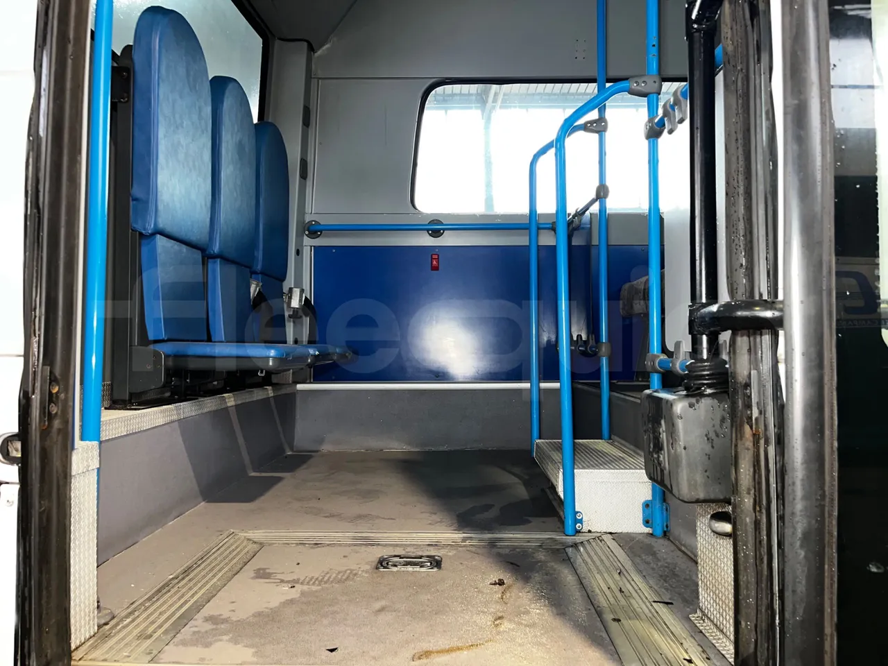 Mercedes-Benz Sprinter 906BB50 -EUR5 -190kW -7.744m - seat brackets photo