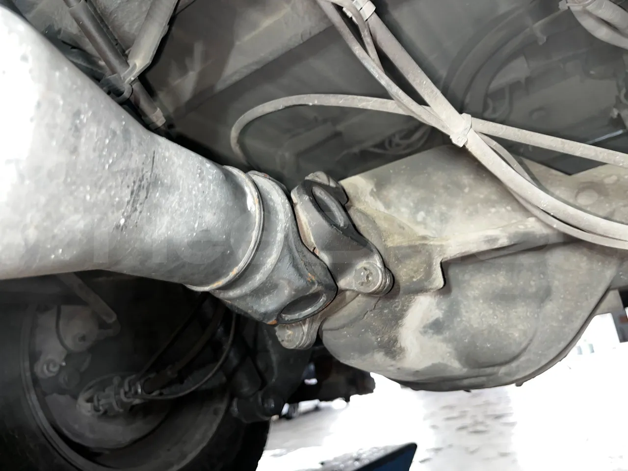 Mercedes-Benz Sprinter 906BB50 -EUR5 -190kW -7.744m - driveshaft photo