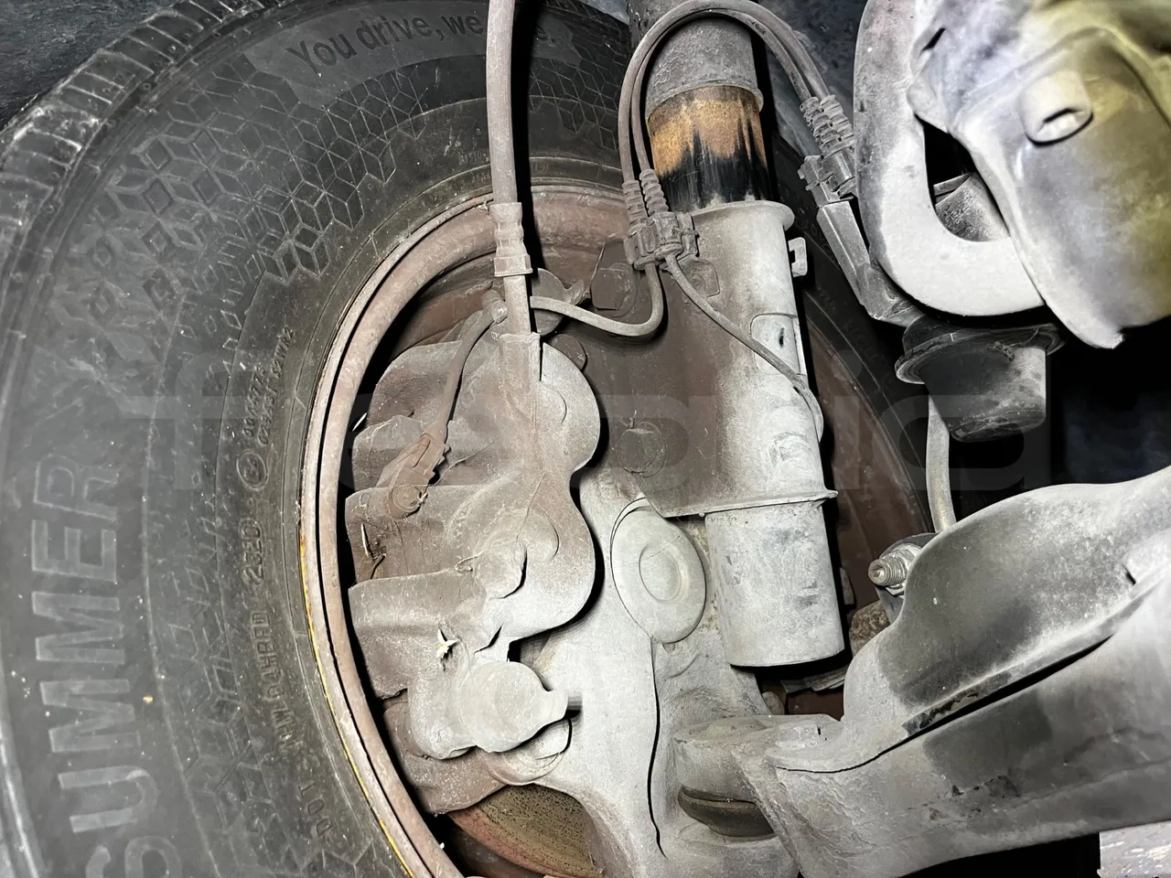 Mercedes-Benz Sprinter 906BB50 -EUR5 -190kW -7.744m - front brake calipers right