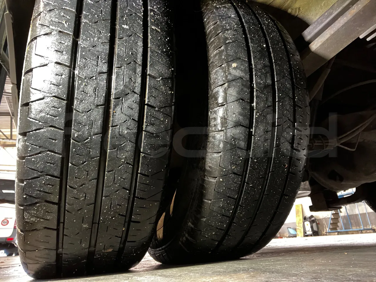 Mercedes-Benz Sprinter 906BB50 -EUR5 -190kW -7.744m - tread condition second axle tires left