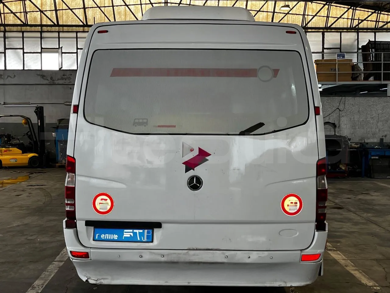 Mercedes-Benz Sprinter 906BB50 -EUR5 -190kW -7.744m - rear hatch closed