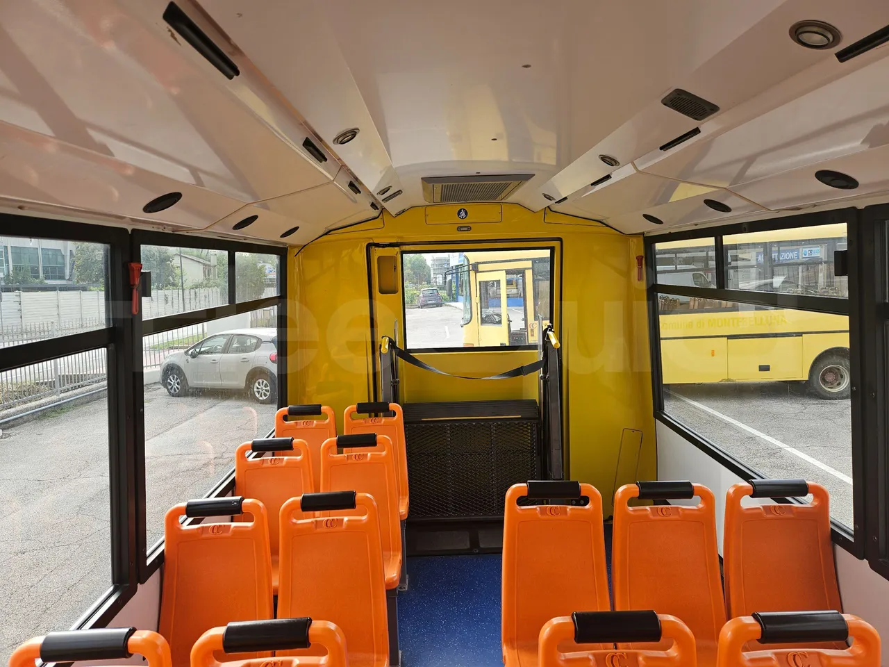 Iveco Cacciamali TS65-4350/ Euro5  - 100 Kw - 8,040 Mt - reverse view middle aisle