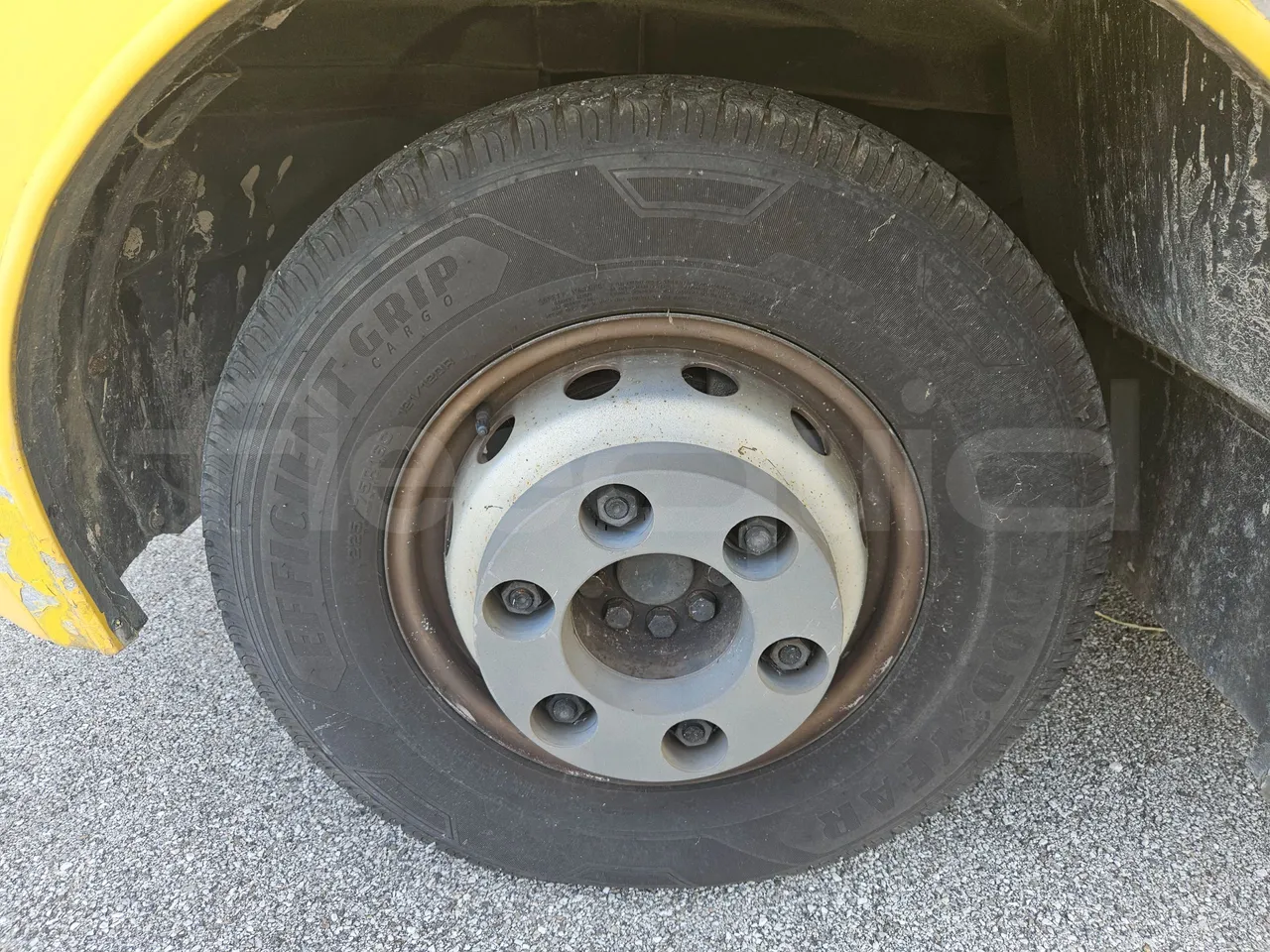 Iveco Cacciamali TS65-4350/ Euro5  - 100 Kw - 8,040 Mt - front left tire measurements