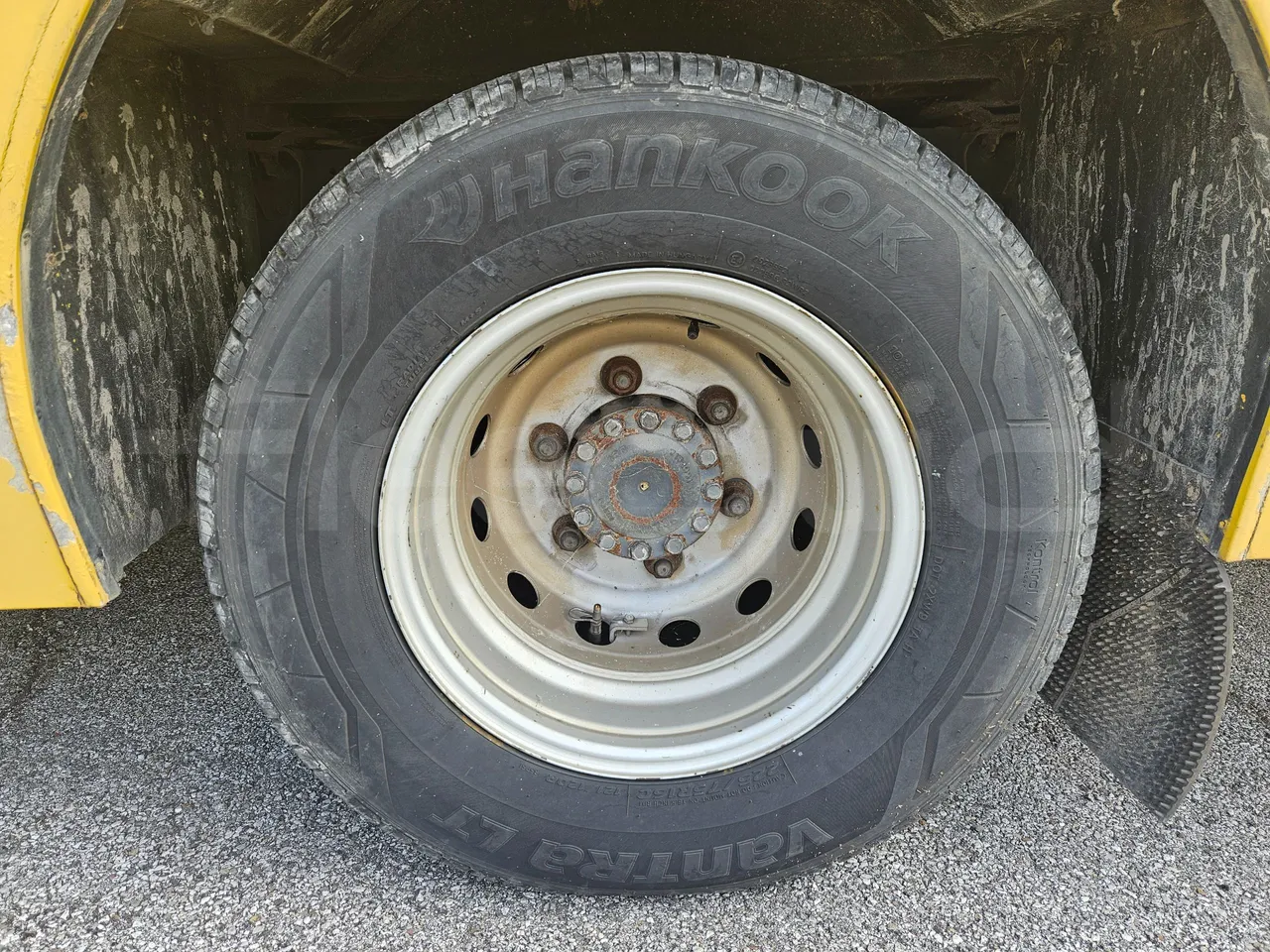 Iveco Cacciamali TS65-4350/ Euro5  - 100 Kw - 8,040 Mt - rear left tire photo
