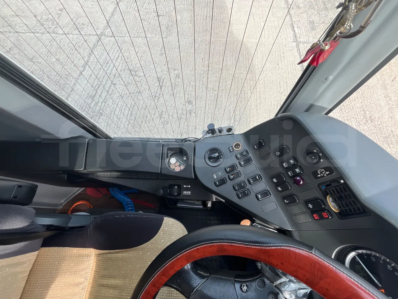 Mercedes-Benz Travego   Travego RHD M - Euro 5 - 315 kW - 13 mt - onboard devices 1