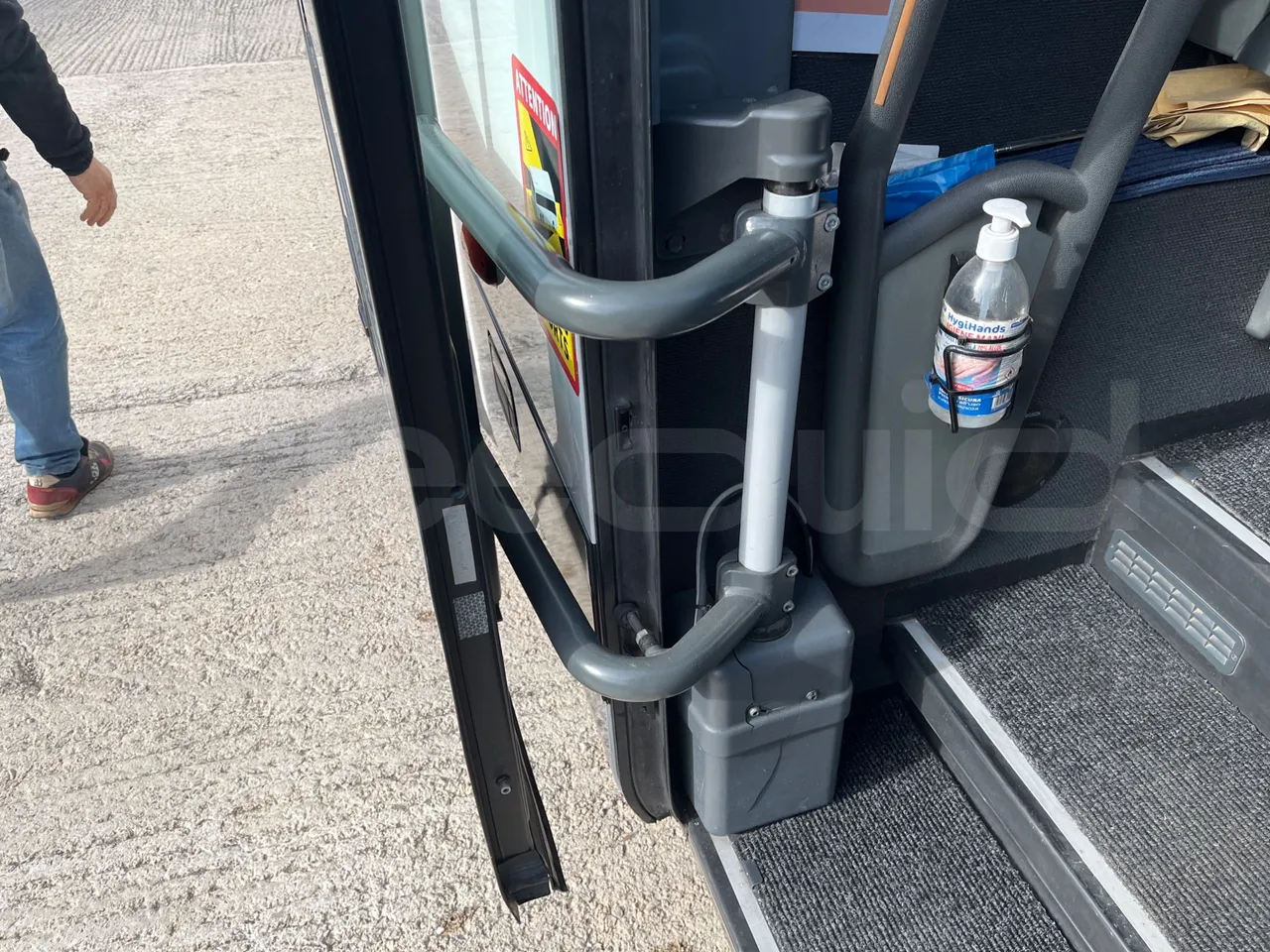 Mercedes-Benz Travego   Travego RHD M - Euro 5 - 315 kW - 13 mt - door mechanism photo