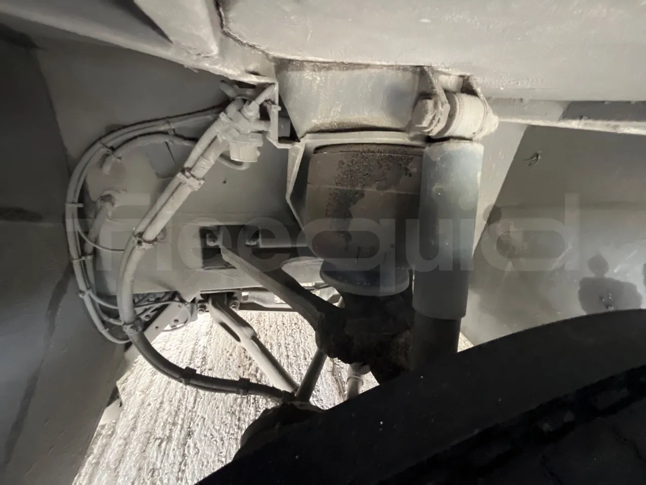 Mercedes-Benz Travego   Travego RHD M - Euro 5 - 315 kW - 13 mt - front brake calipers left