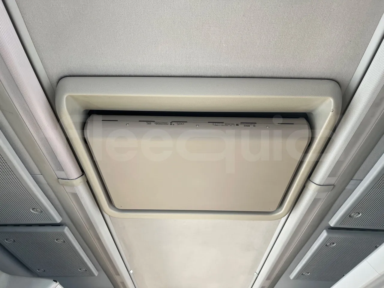 Mercedes-Benz Travego   Travego RHD M - Euro 5 - 315 kW - 13 mt - roof hatch 3