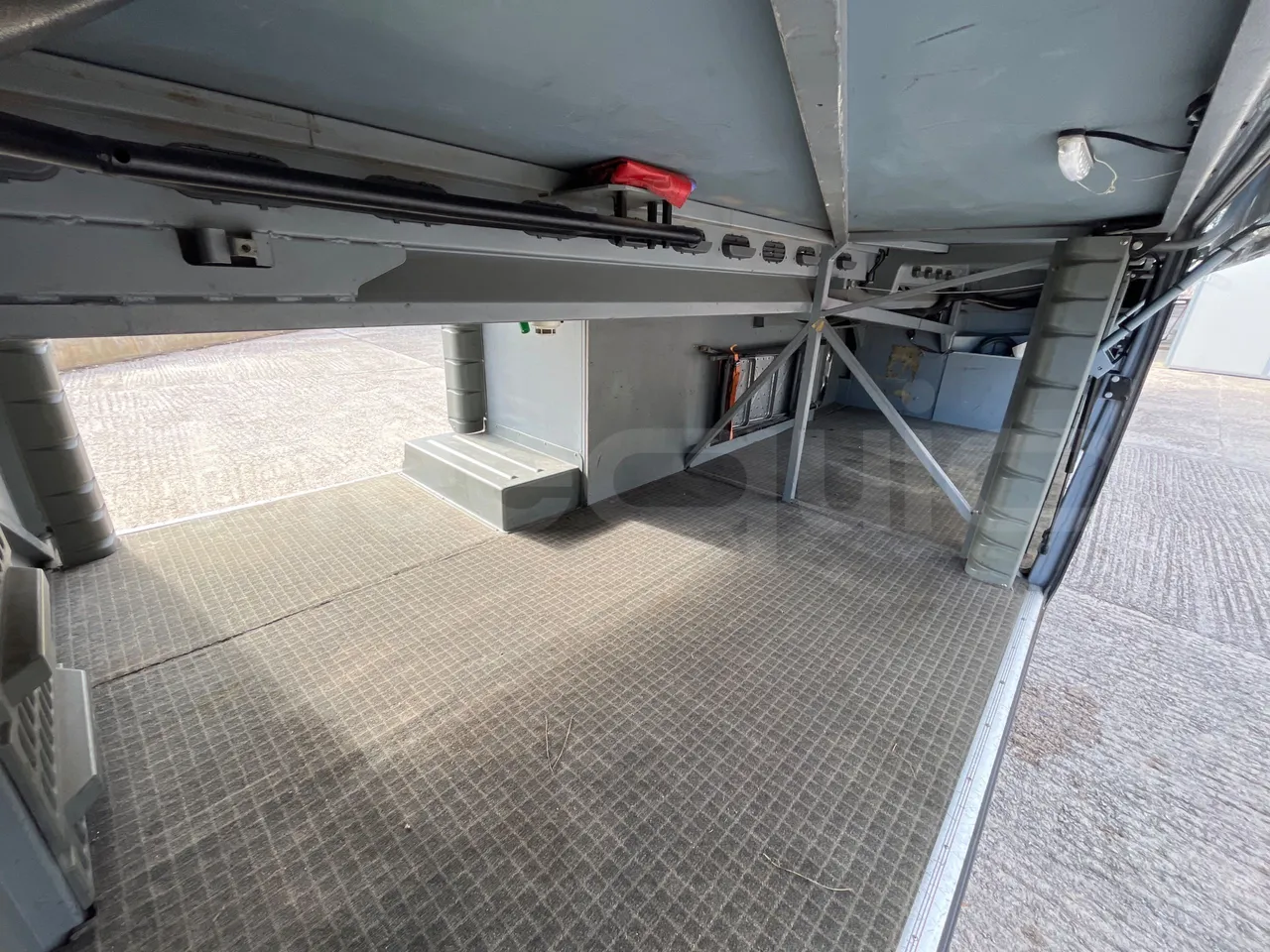 Mercedes-Benz Travego   Travego RHD M - Euro 5 - 315 kW - 13 mt - internal frame rust check