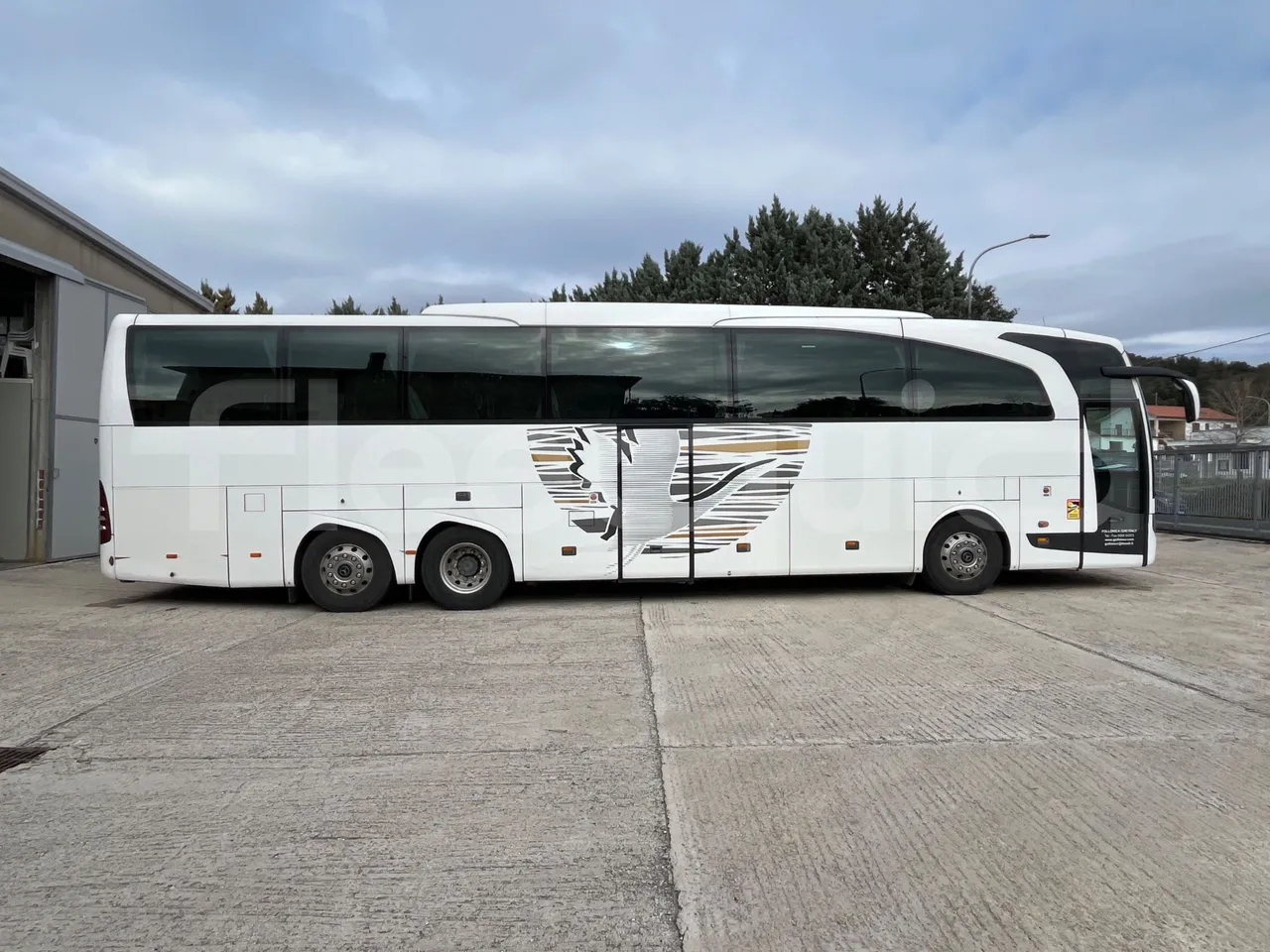 Mercedes-Benz Travego   Travego RHD M - Euro 5 - 315 kW - 13 mt - right side doors closed
