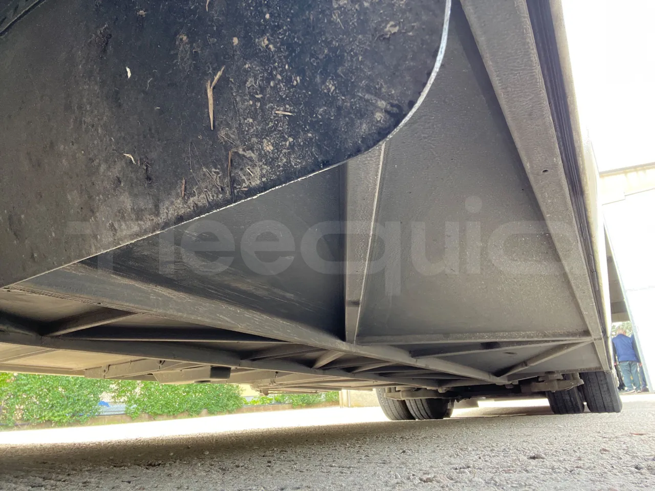 Mercedes-Benz Travego   Travego RHD M - Euro 5 - 315 kW - 13 mt - front axle left side