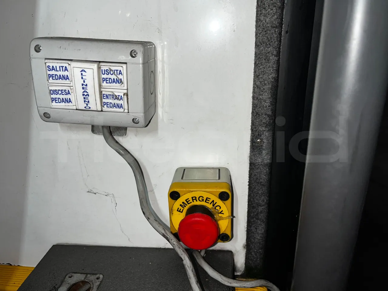 Iveco Cacciamali 65CNG/70 - EUR3 - 78kW - 6.770m - jack and driver keys