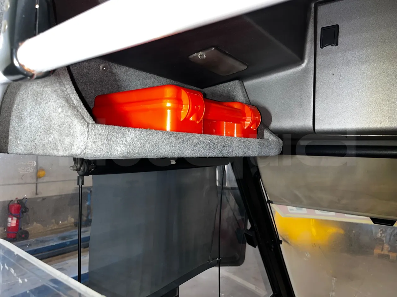 Iveco Cacciamali 65CNG/70 - EUR3 - 78kW - 6.770m - coffee machine accessories