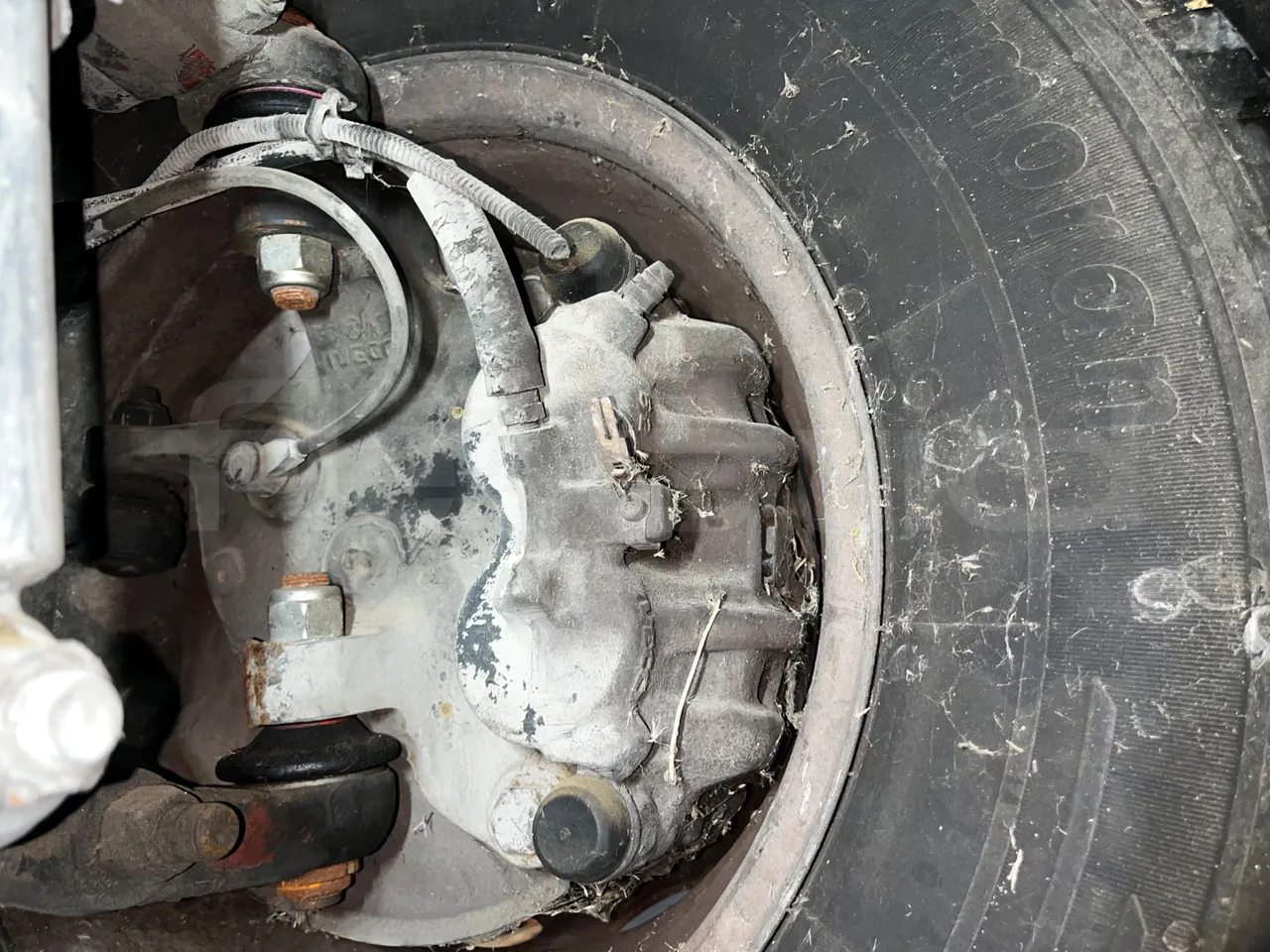 Iveco Cacciamali 65CNG/70 - EUR3 - 78kW - 6.770m - front brake calipers right