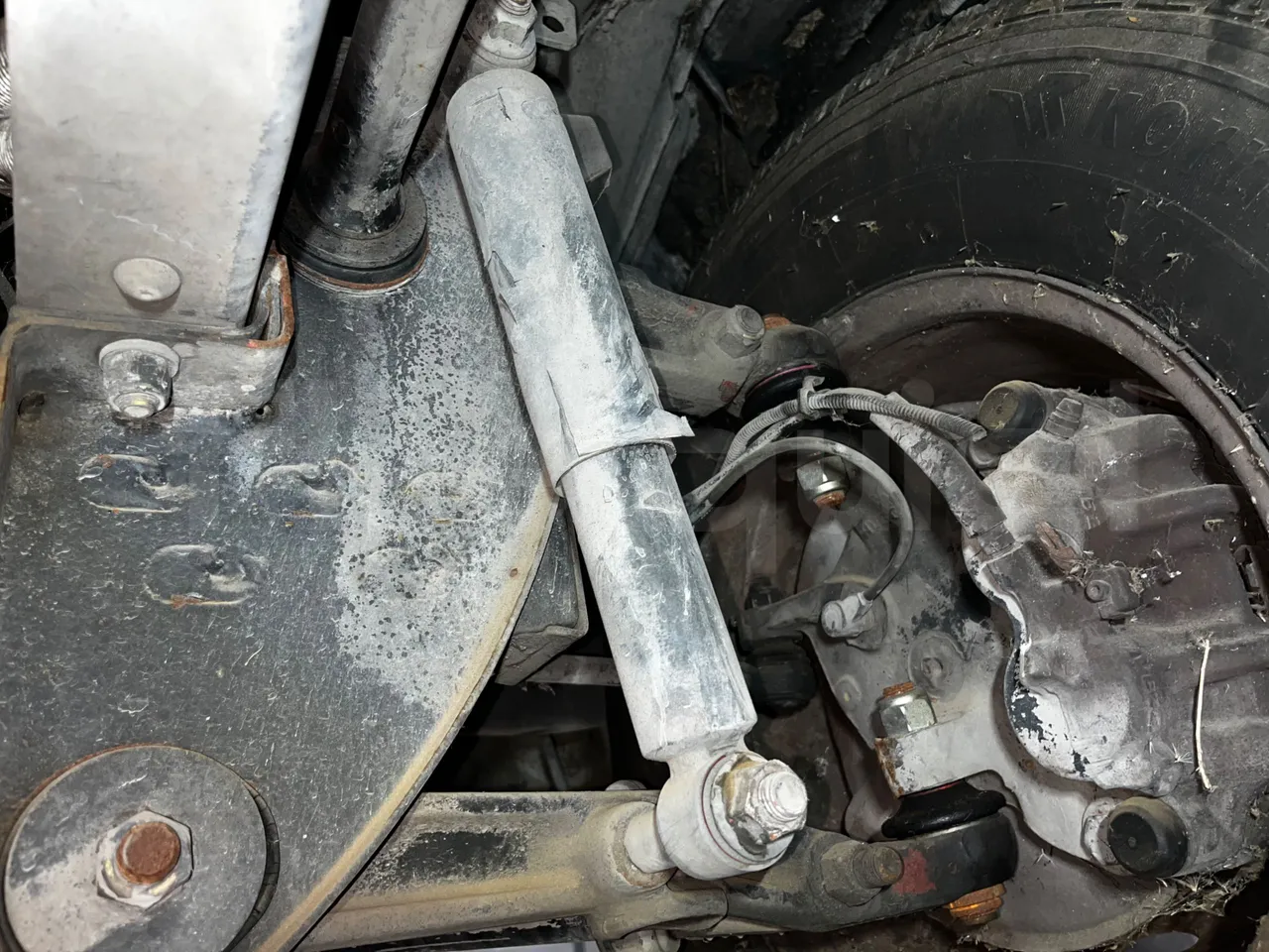 Iveco Cacciamali 65CNG/70 - EUR3 - 78kW - 6.770m - front shock absorbers right