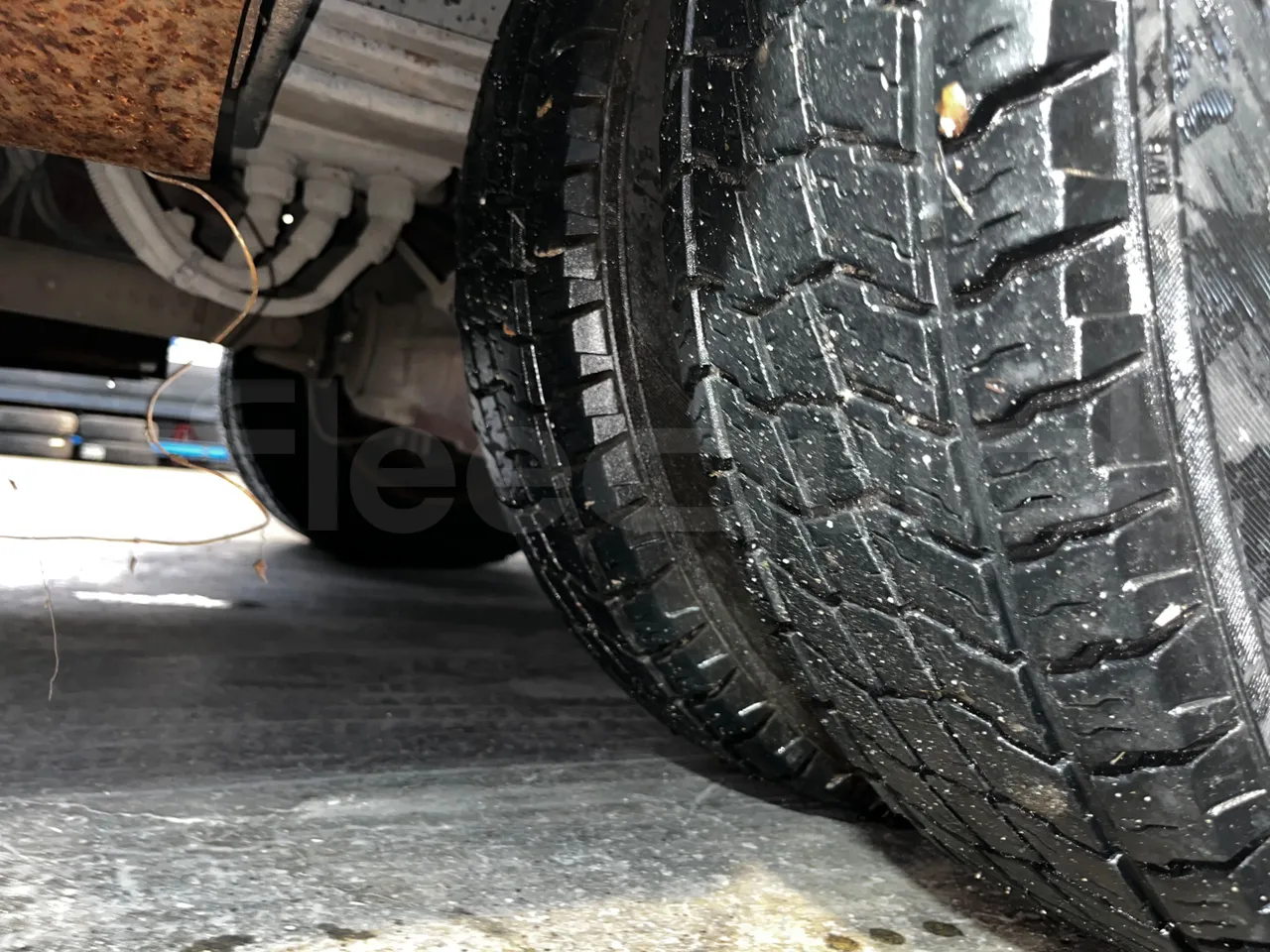 Iveco Cacciamali 65CNG/70 - EUR3 - 78kW - 6.770m - tread condition front tires right