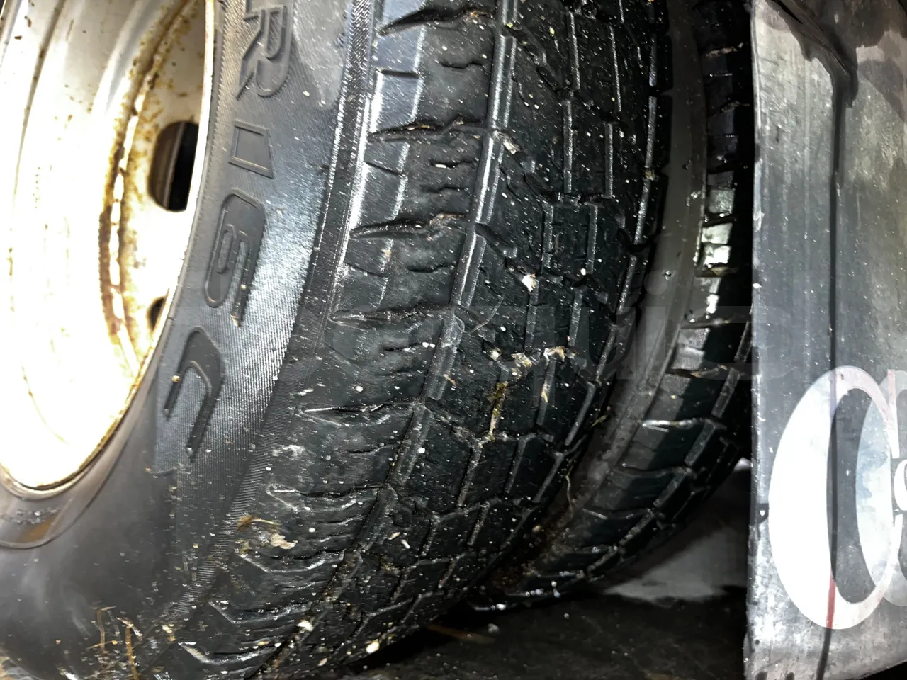 Iveco Cacciamali 65CNG/70 - EUR3 - 78kW - 6.770m - tread condition third axle tires left