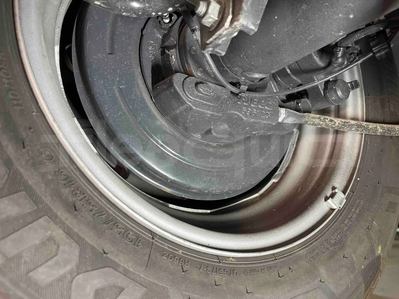 Iveco Daily - axle 2 discs left