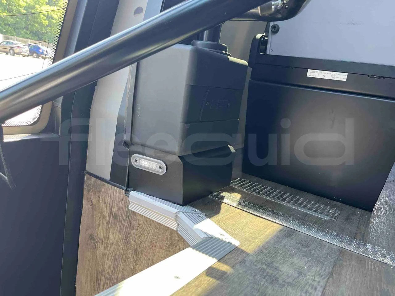 Iveco Daily - door mechanism photo