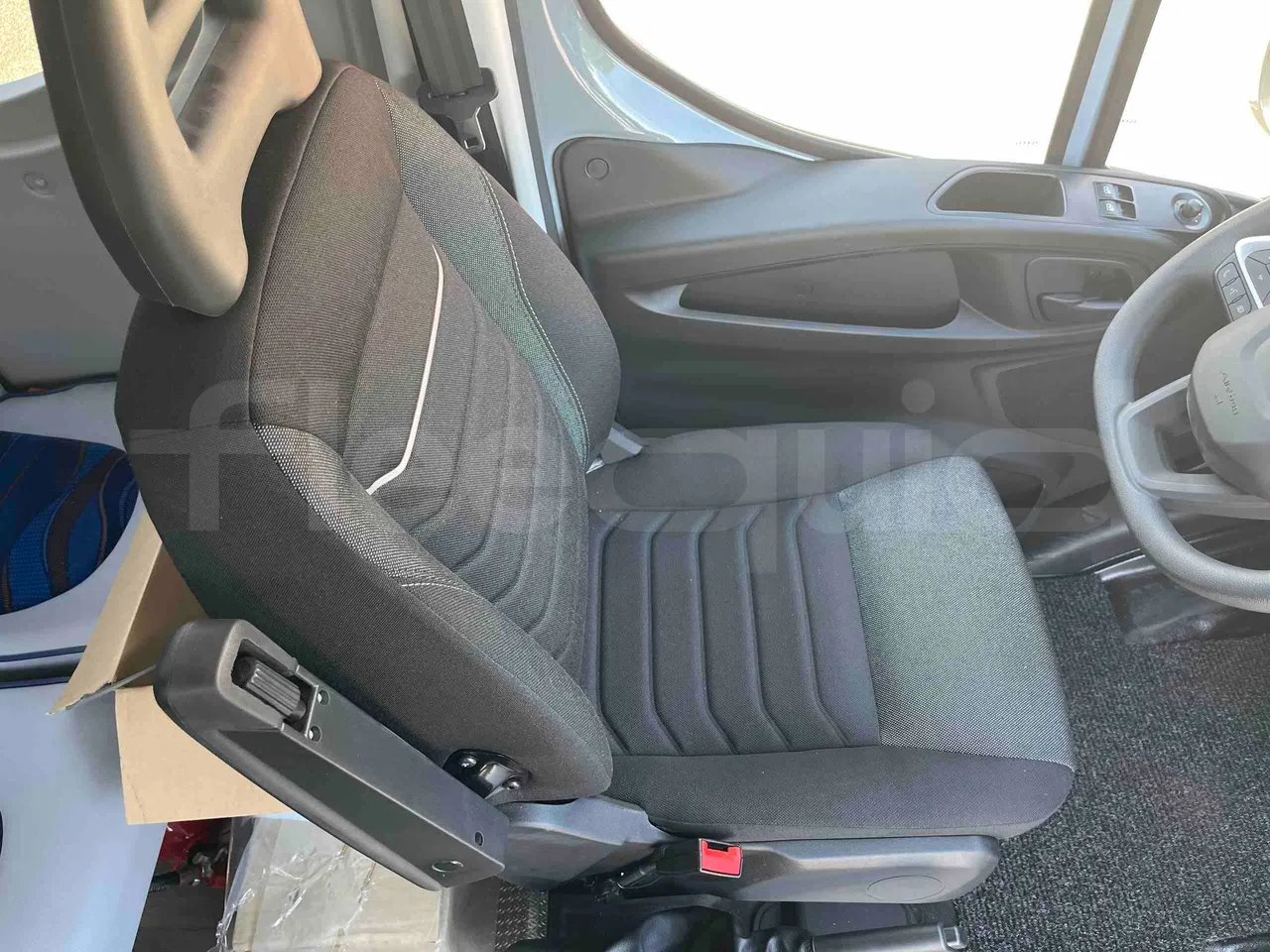 Iveco Daily - driver's seat photo