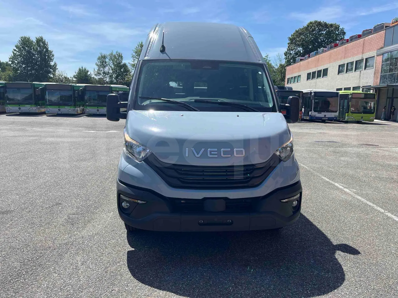 Iveco Daily - front photo