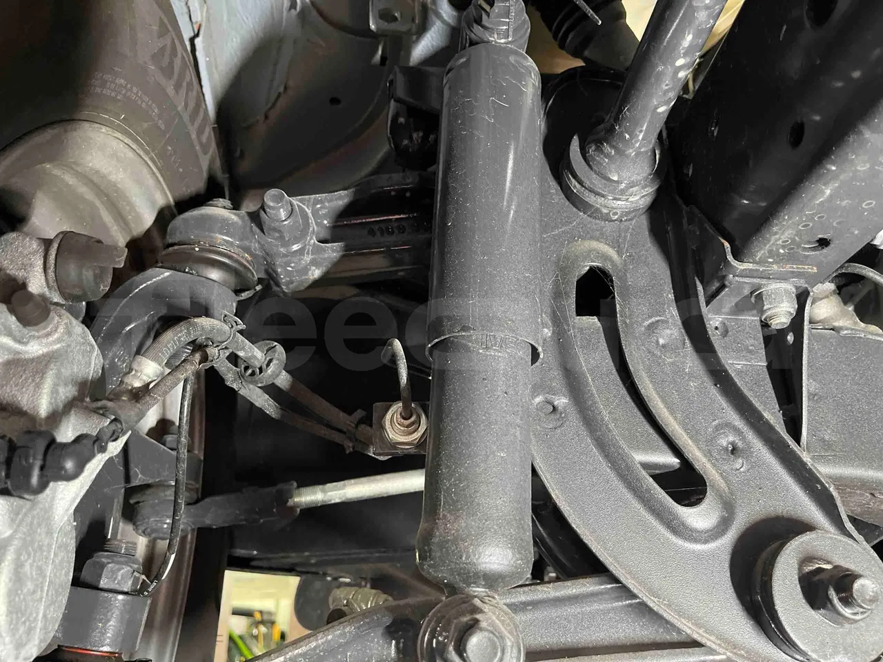 Iveco Daily - front shock absorbers left