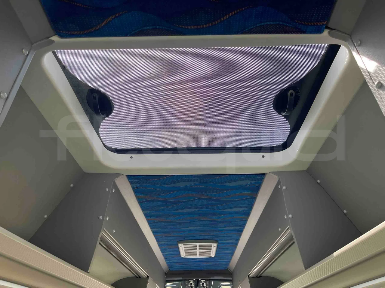 Iveco Daily - roof hatch 1