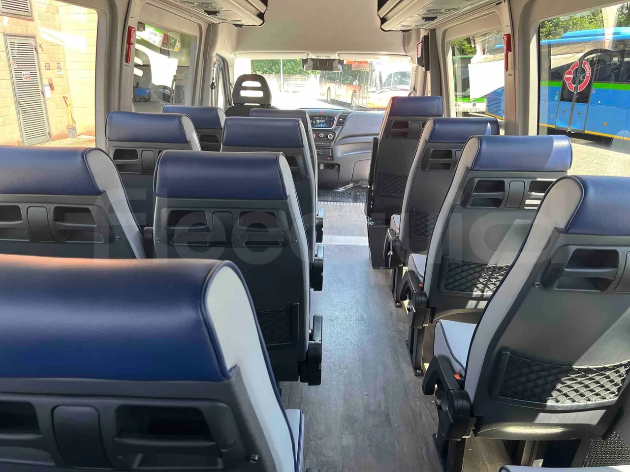 Iveco Daily - forward view middle aisle