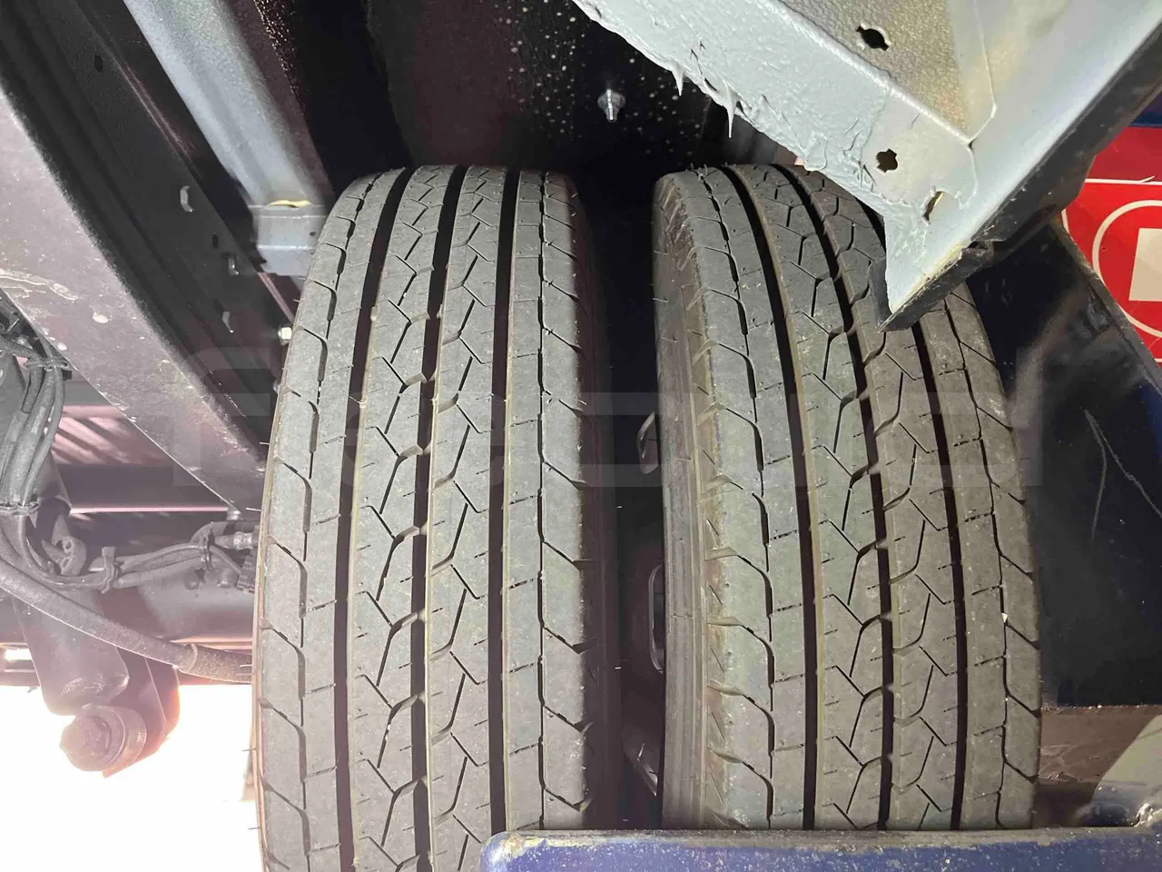 Iveco Daily - tread condition front tires left